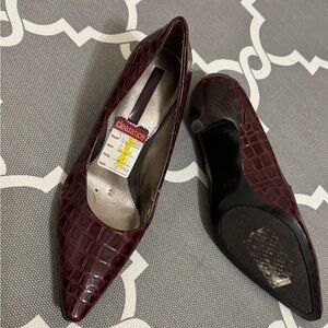Elegant Burgundy Croc-Embossed Women's Shoes